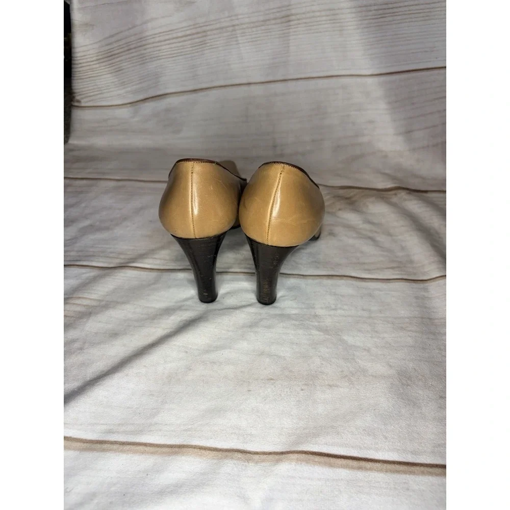 Vintage Nicole Miller Collection Heels Size 7M Tan Leather Pumps Made in Italy‎